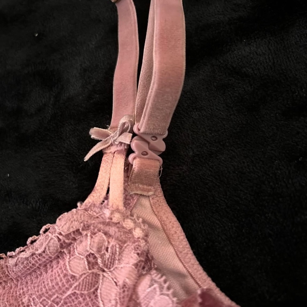 Victoria Secret Lace Bra - Picture 2 of 2